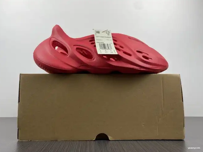 Adidas CW3355 Foam Yeezy Red 0703